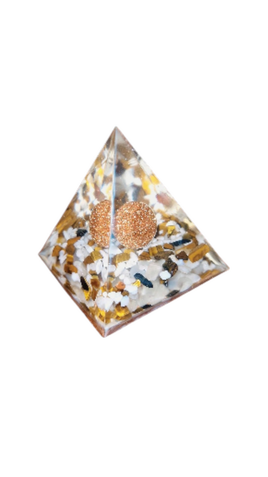 Edelstein Pyramide